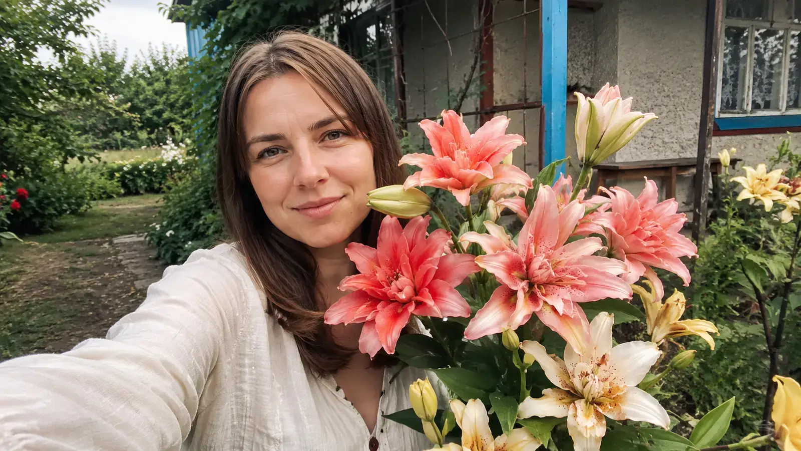 Махрові лілії зблизька